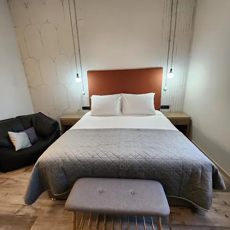 阿姆费提塔酒店 3*