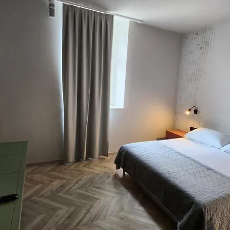 Отель Amfiteatar Пула