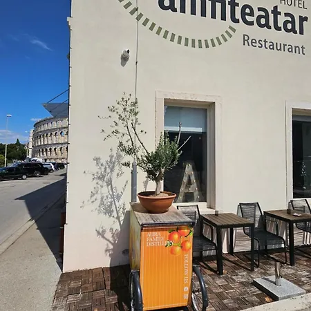 Отель Amfiteatar Пула