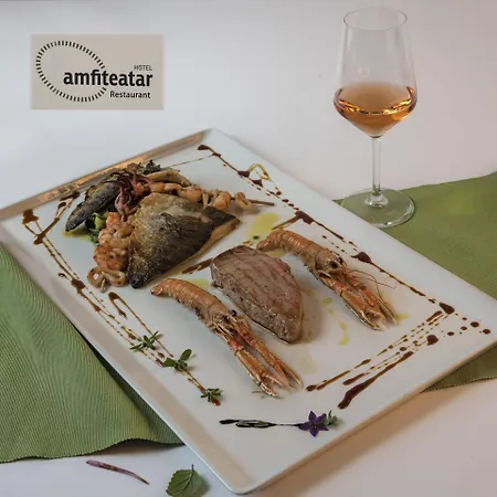 Отель Amfiteatar Пула