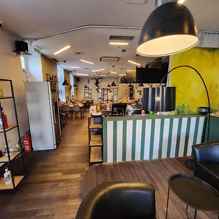 ホテル アンフィテアター 3*