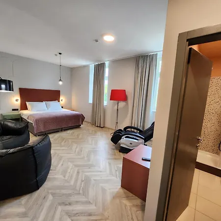 Amfiteatar Hotel 3*
