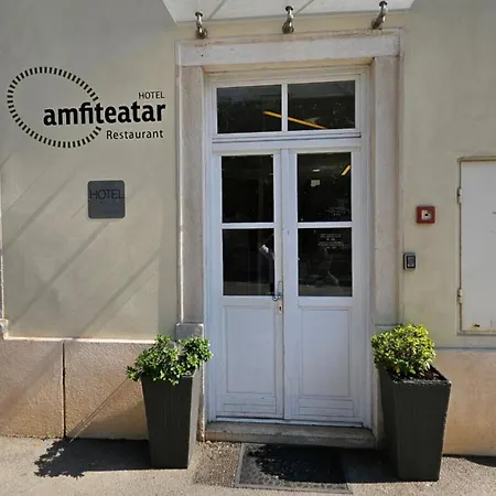 Hotel Amfiteatar 3*