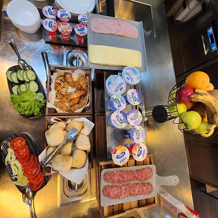 Amfiteatar Hotell 3*