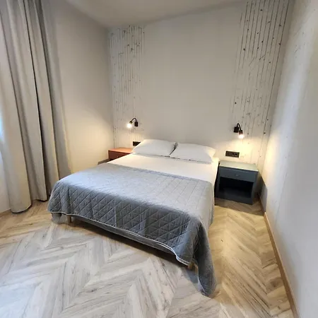 Amfiteatar Hotell 3*