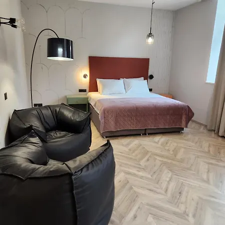 Amfiteatar Hotell 3*