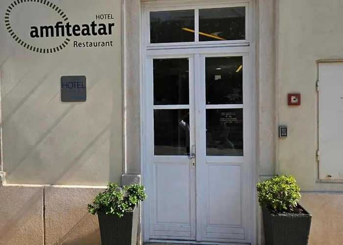 Hotel Amfiteatar 3*